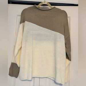 Women’s Sweater Medium